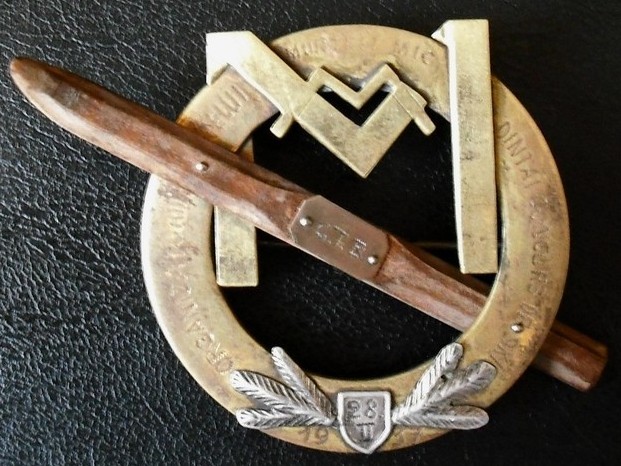 Insigna ski Muntele Mic_av.jpg