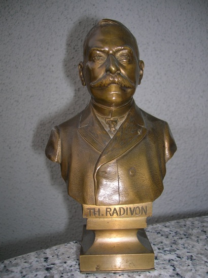 radivon_bust_small.jpg