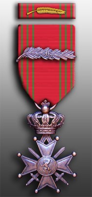 BelgianCroixDeGuerreWithPalmMedalRibbonSet_282x600.jpg