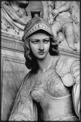 athena_on_the_tomb_ii_by_silvietepes.jpg