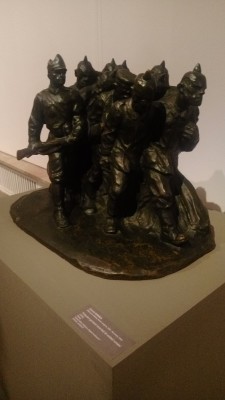 Cornel-Medrea-Prizonieri-germani-escortați-de-soldați-români-1918-Muzeul-Militar-Național-Regele-Ferdinand-I-Colecția-Sculpturi.jpg
