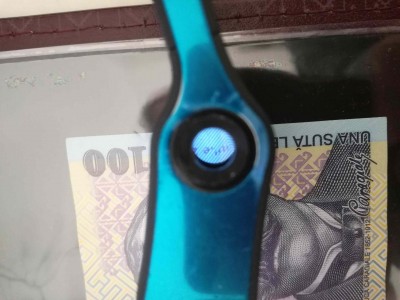 100 lei 2005 eroare 2.jpg