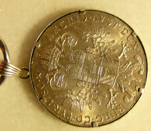 MT Thaler breloc.jpg