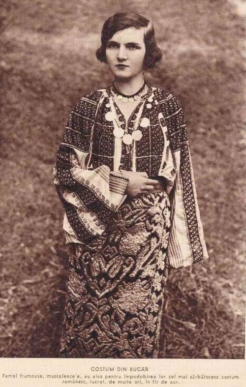 tanara cu salbe din Rucar